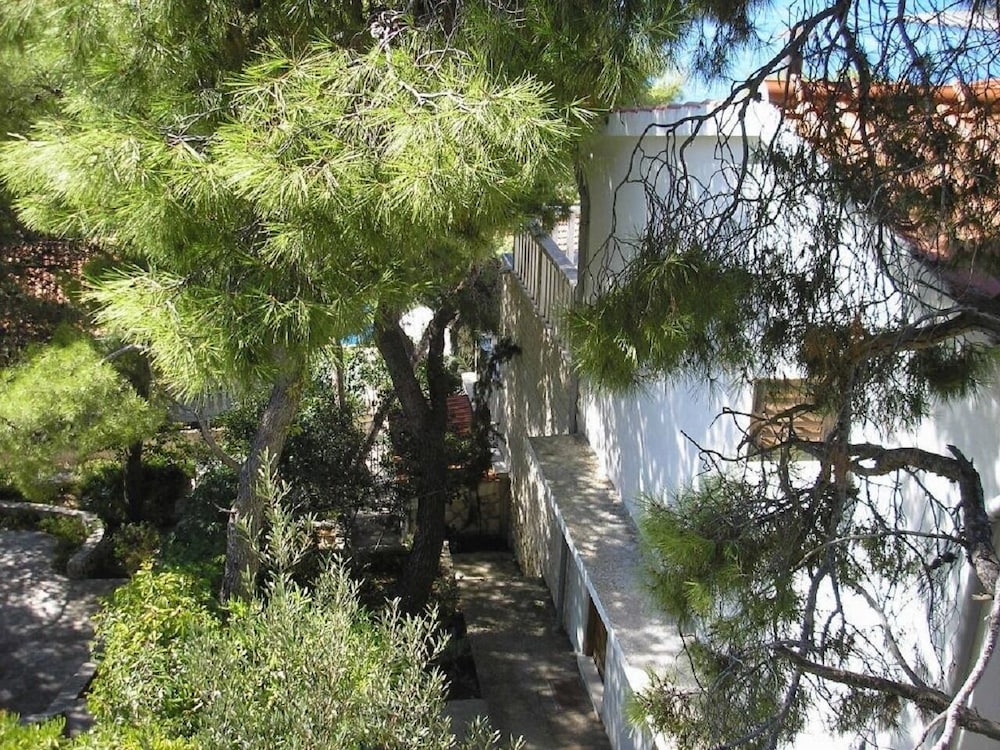 Zelko - With Garden - A1 view 3