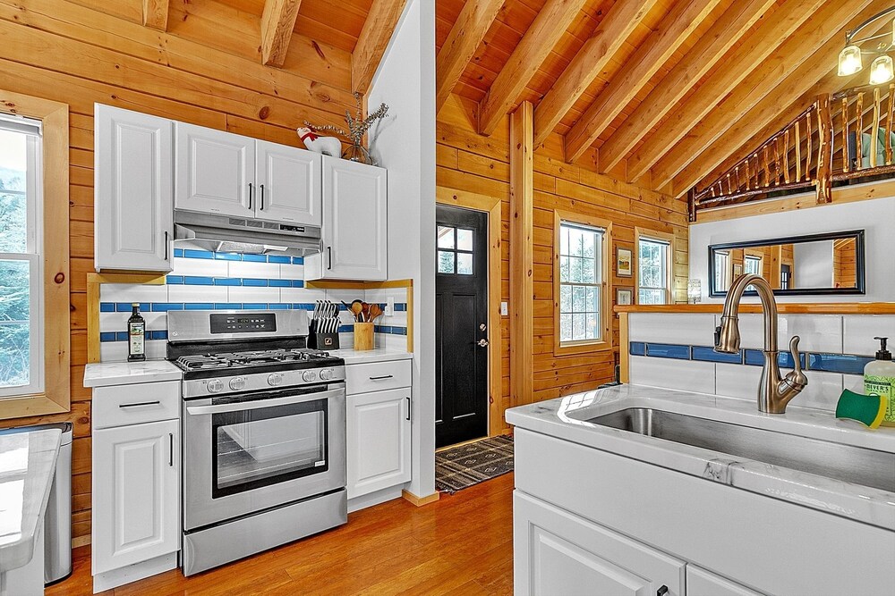 Lincoln Cabin 3 Bedroom Cabin