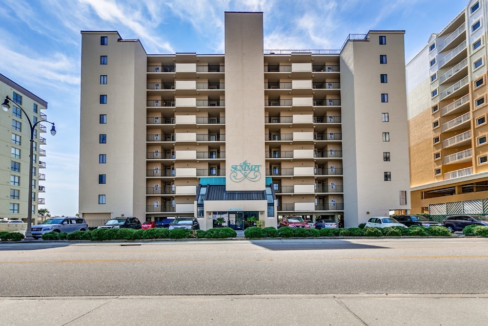 Summit by Condo-World