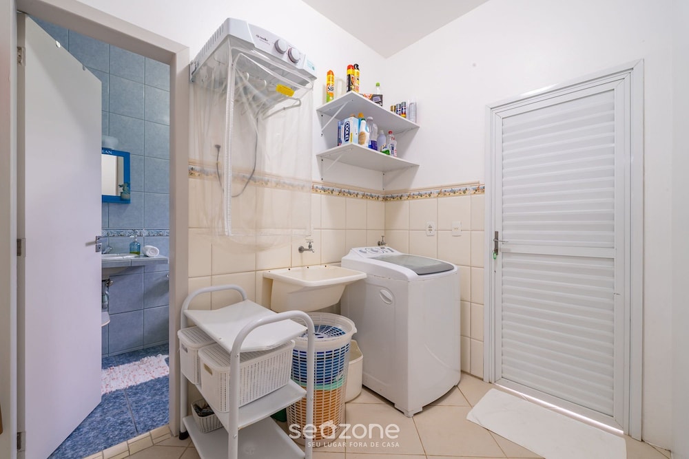 4BR Home w/ BBQ 100m From Beach Jat0355