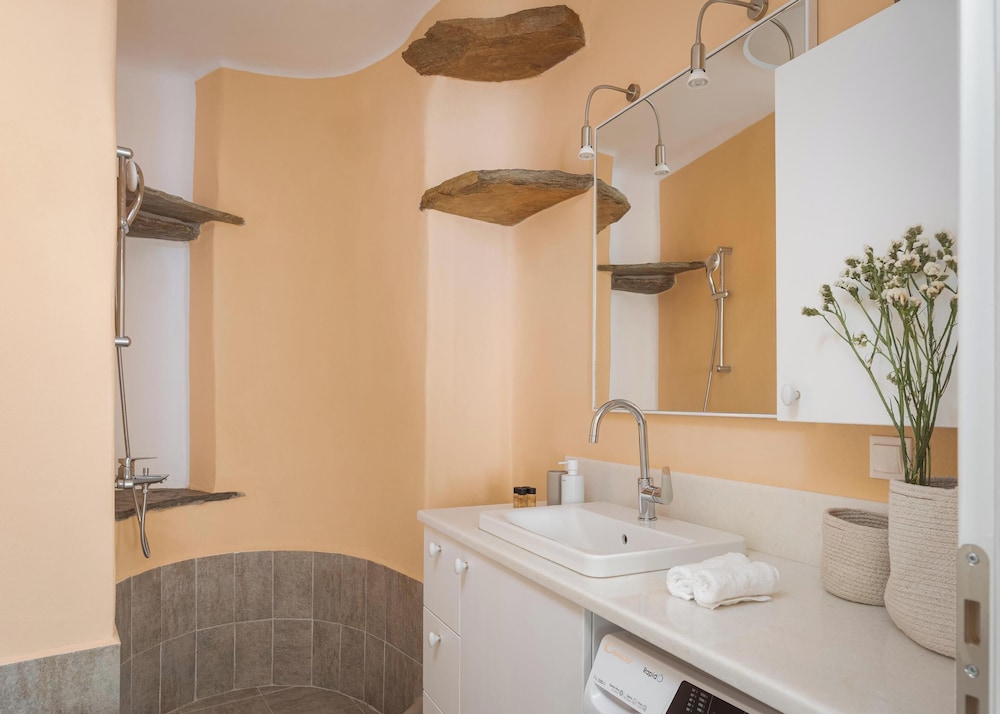 Morfes Luxury Apartments