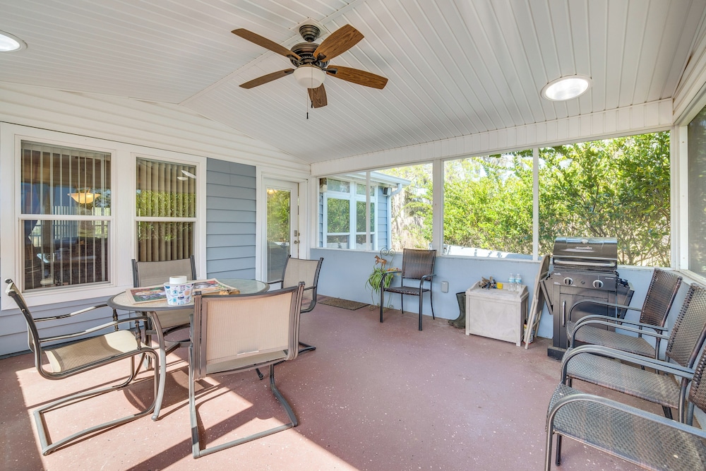 Equestrian Estate w/ Over 100 Mi Horse Trails