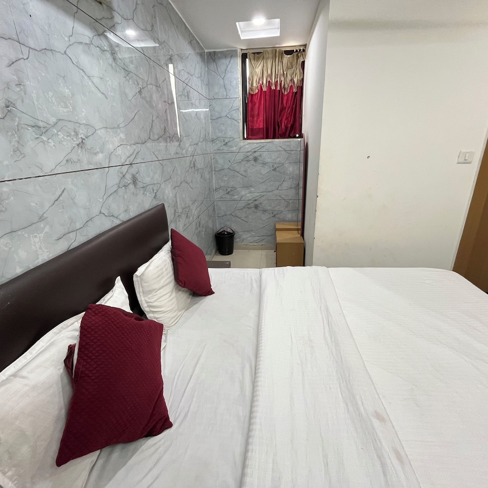 Hotel Radhe Kuudasan