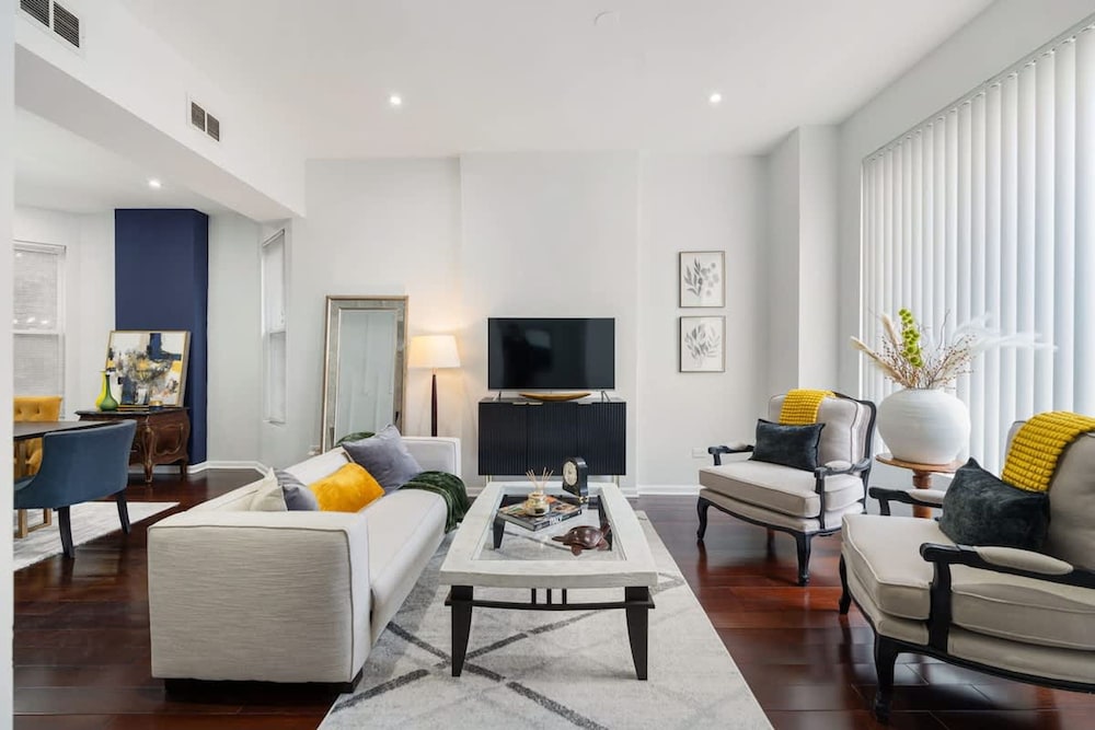Chic and Cozy 3-bed Escape in Chicago