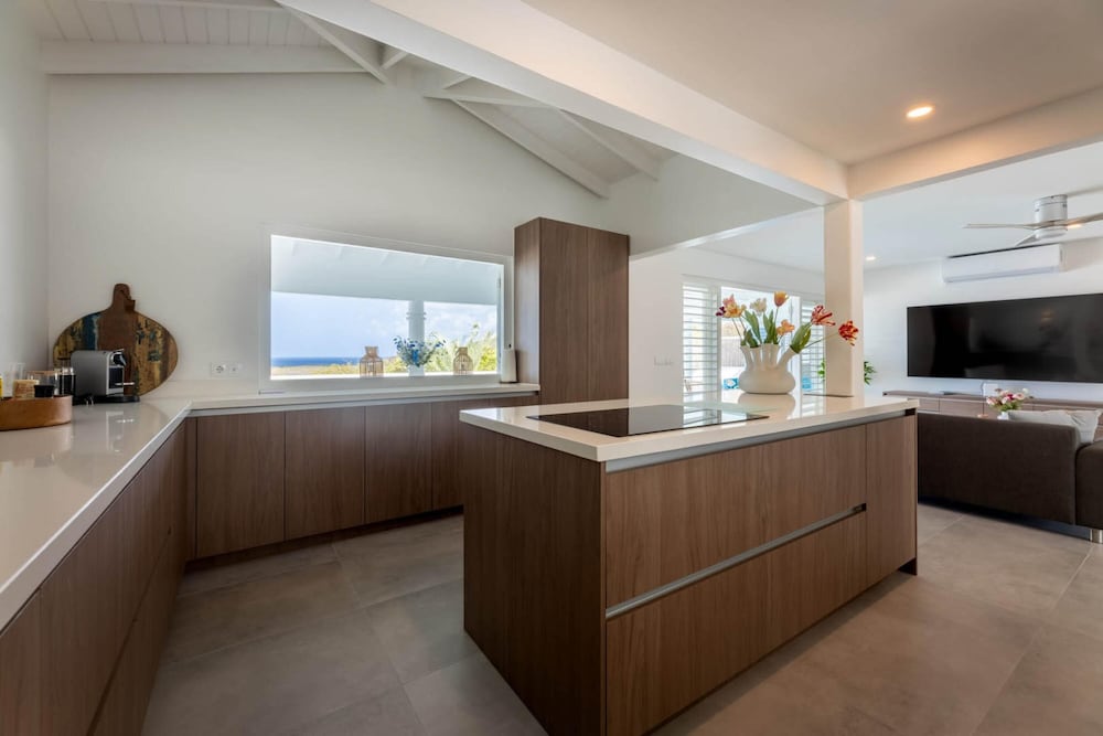 270 Ocean Views From Private Pool Sun Terrace