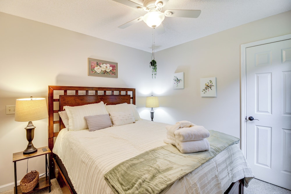 Deck & Yard: Savannah Area Retreat!
