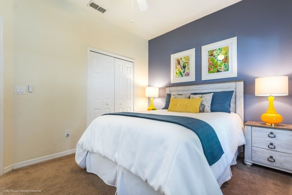 Bella Vidatown With Full Size Pool! 4 Bedroom Townhouse by RedAwning - Image 4