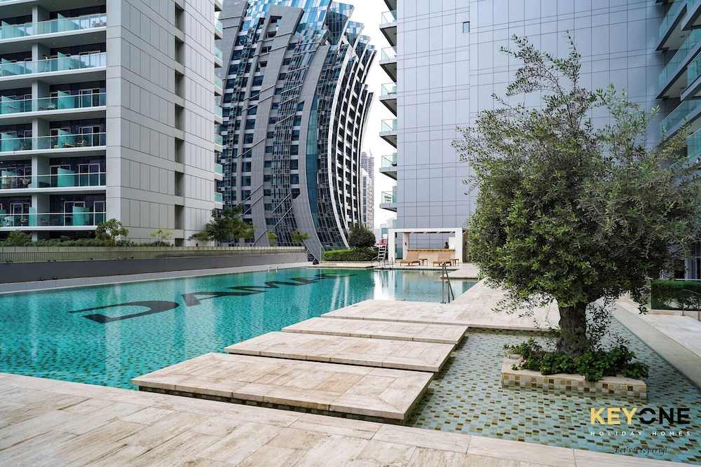 Majestine Stylish Studio with Canal View