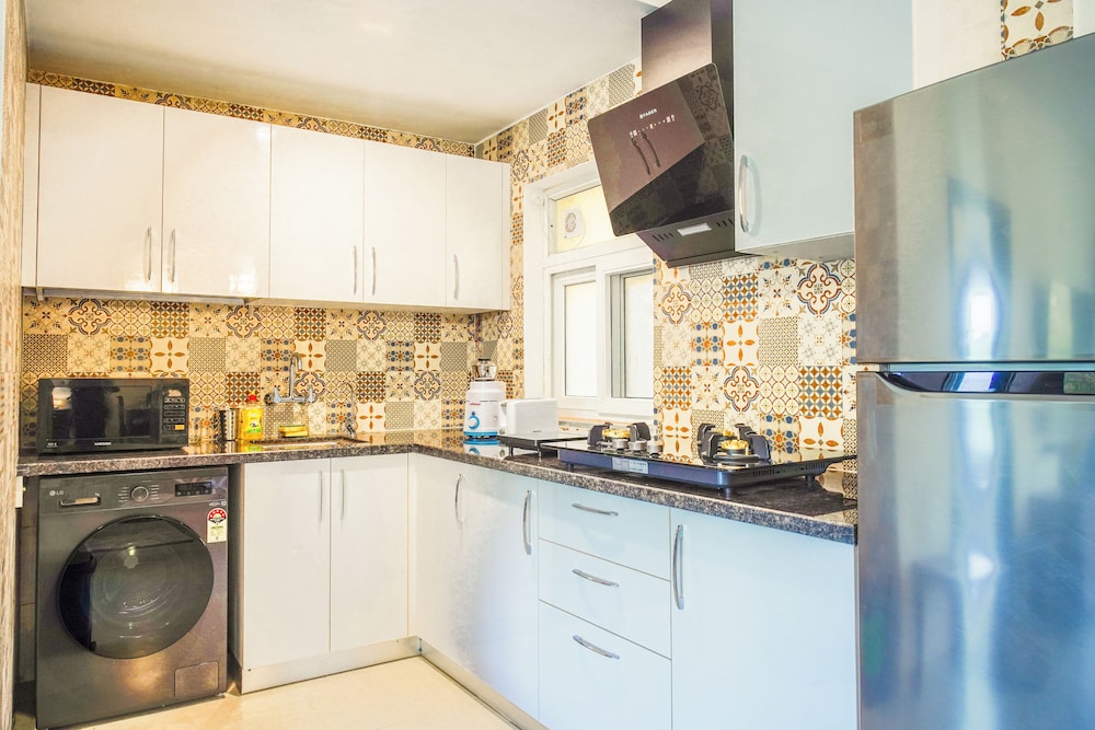 Alaya Stays Veera Marina 3 BHK Apartment