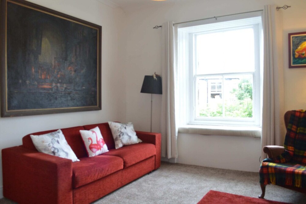 Charming City Centre Flat in Edinburgh