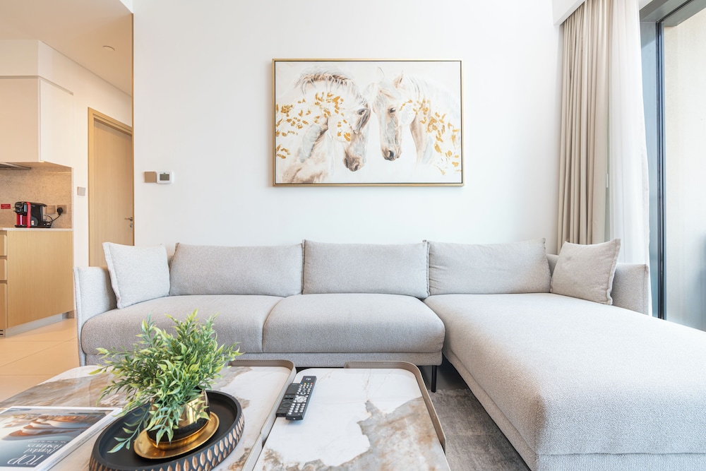 PVH - Elevated 1BR - Burj Royale