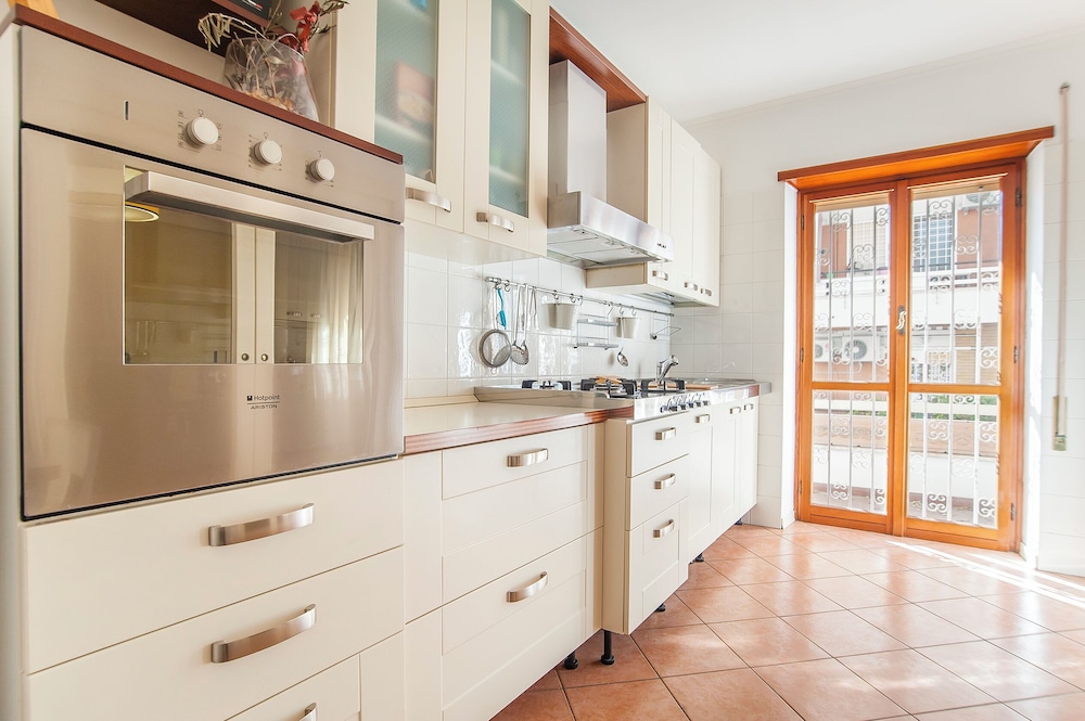 Eur Luminous And Large Family Terrace Apartment
