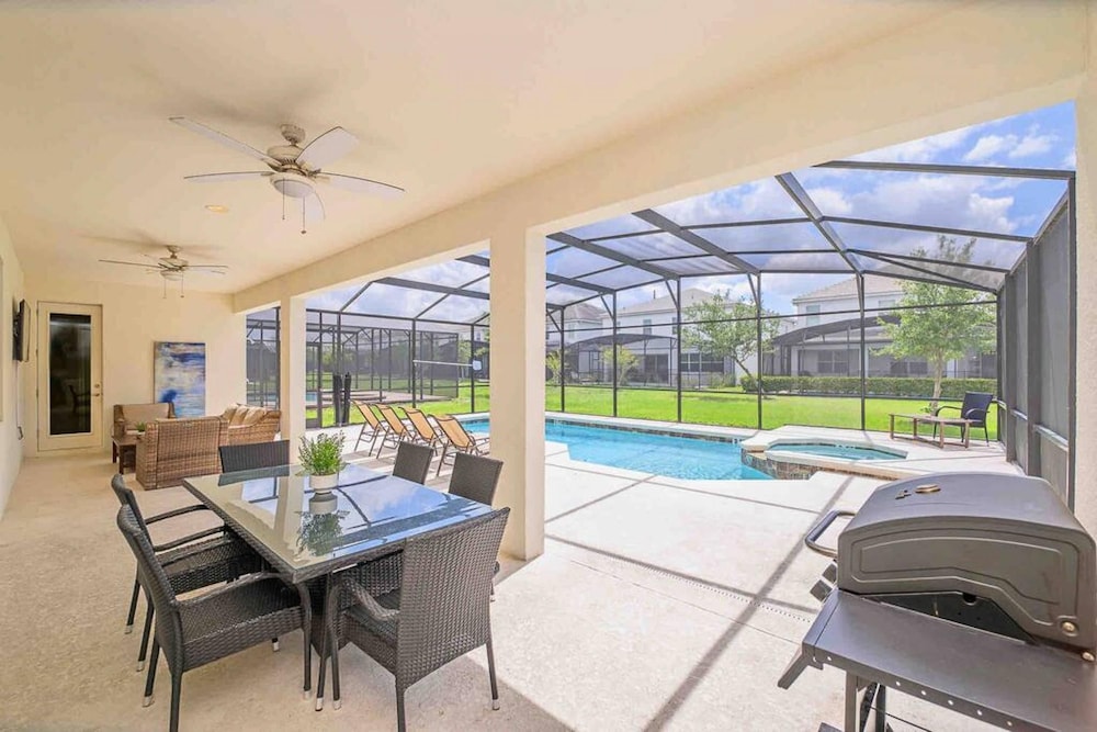 Super Size - 11br Spacious Home w Pool HOT TUB