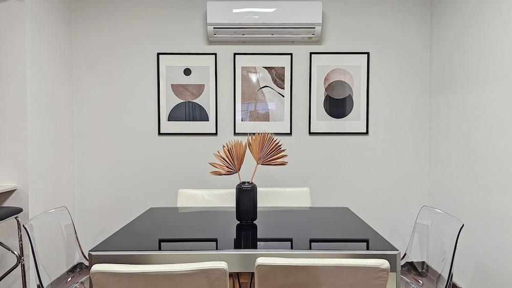 Phaedrus Living Evergreen City Flat