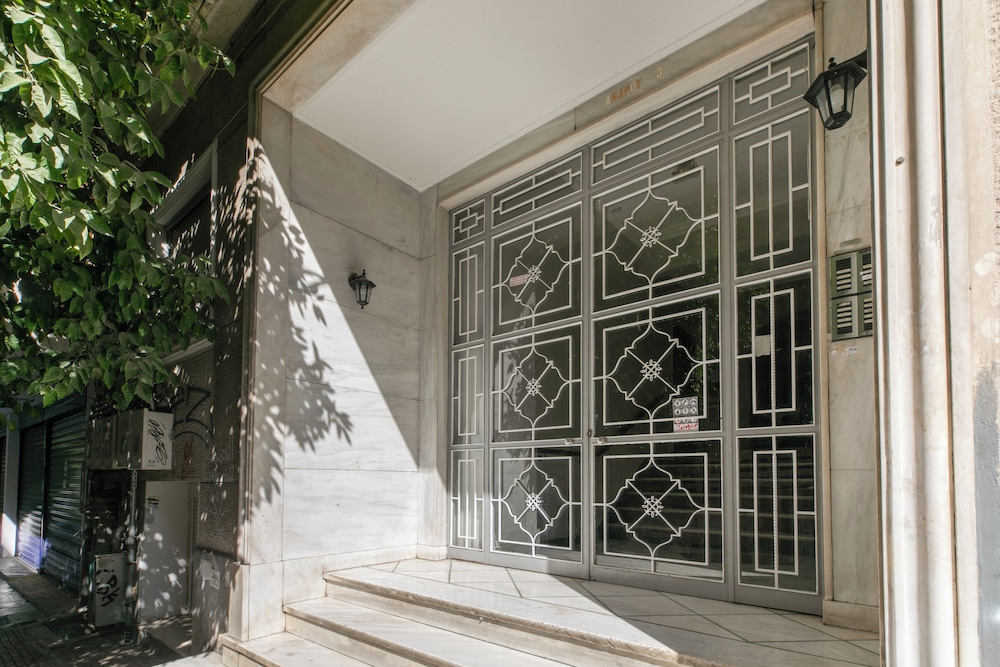Elysia - 2-Br Apt & Balcony in Athens