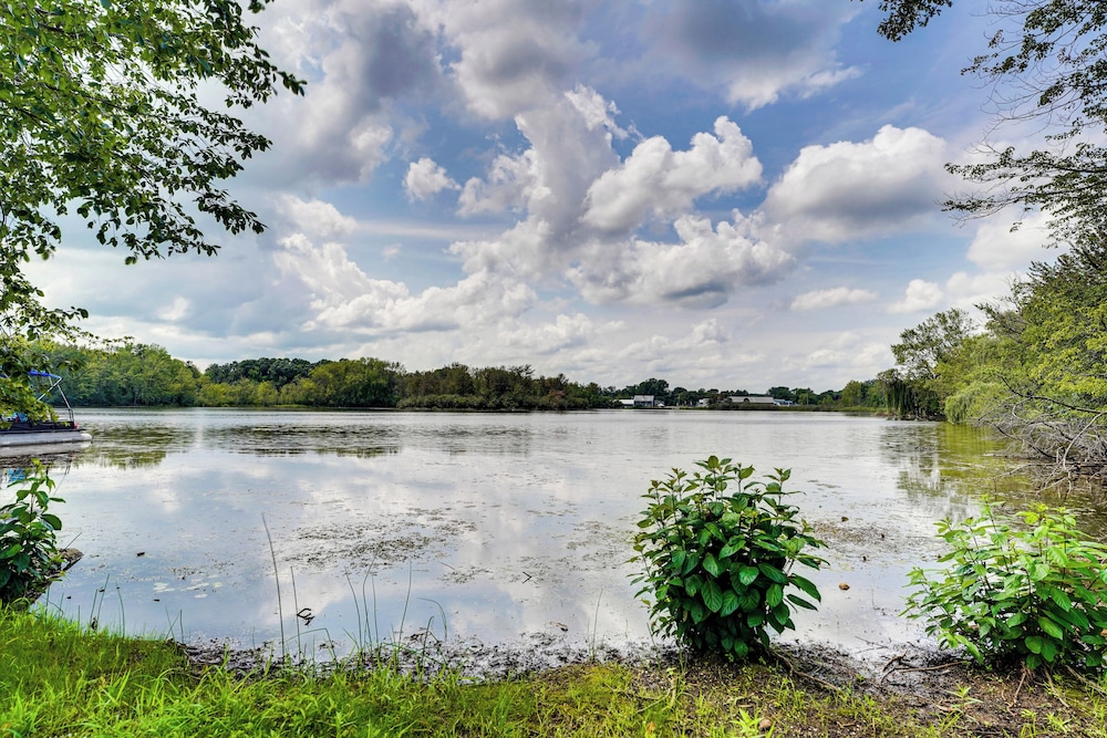 Fire Pits & Grill: Lakefront Jackson Home