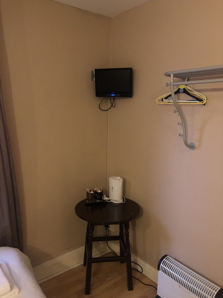 Salford Vacations - The Salford Arms Hotel - Adults Only - Property Image 6