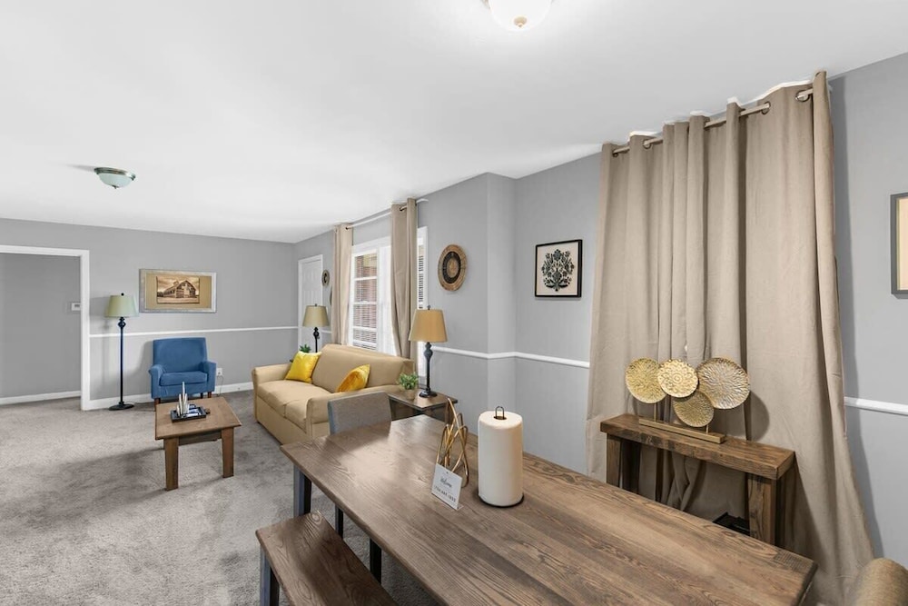 Broadmoor Bungalow - Both Units