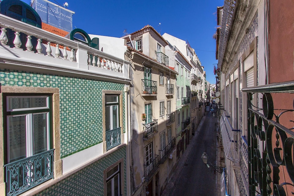 Bairro Alto Elegant by Homing