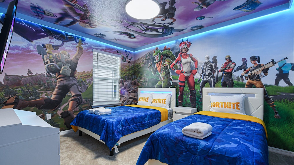 Luxury Stay: Pool, Game Room, Theater Near Disney view 3
