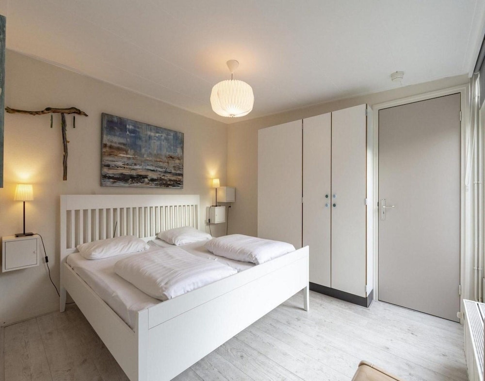 Nice Bungalow Near Beach for 5 Guest