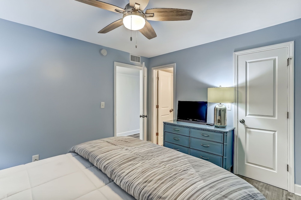 Ketch Courtyard 302 2 Bedroom Condo