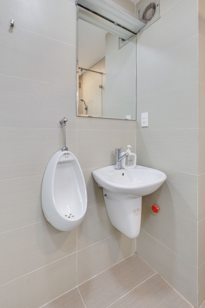 Saigon Authentic Hostel & Tours