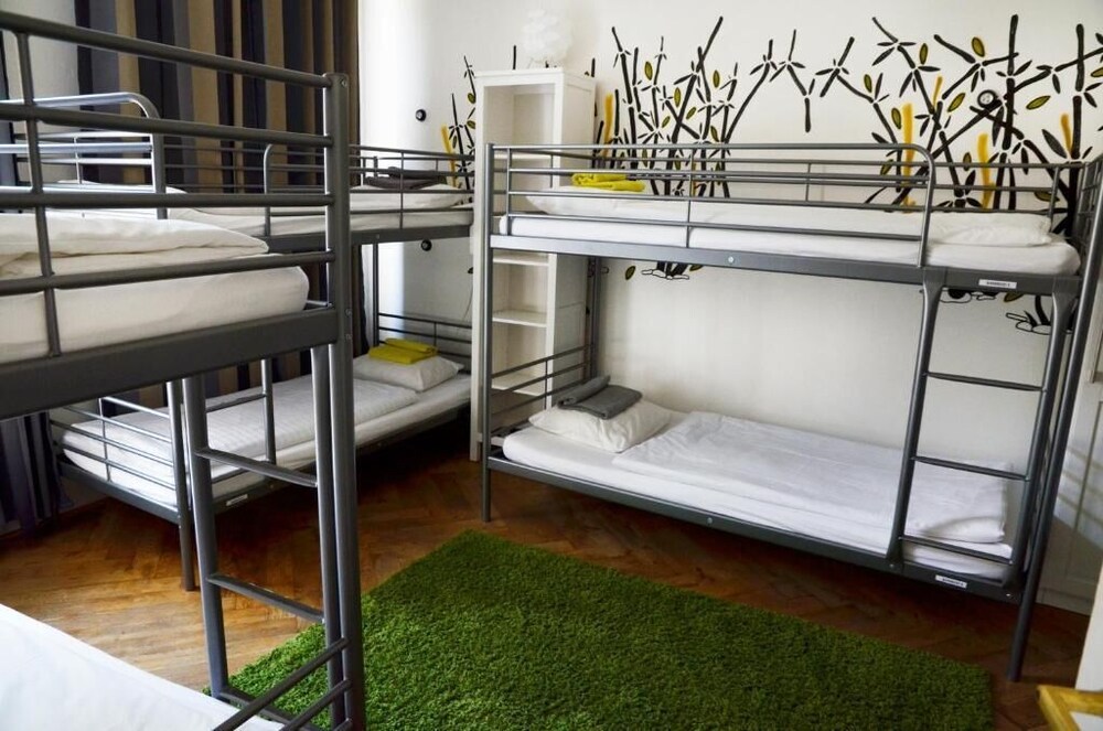 The Republic Garden - Hostel