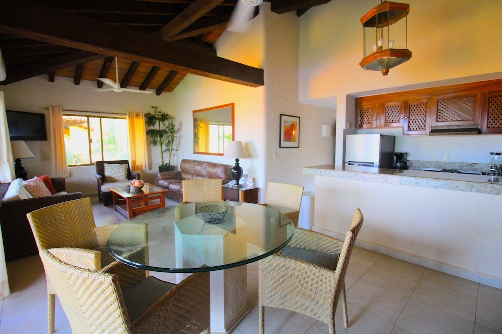Los Tules Villas del Sol