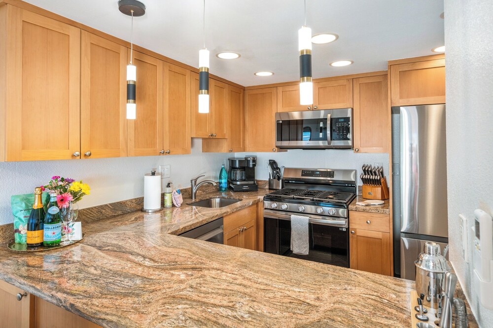 Modern & Central Oceanview Vistas