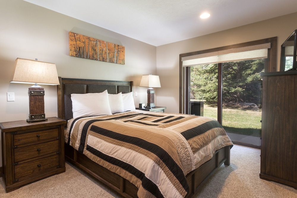 Lakeside at Deer Valley Resort - Two Bedroom Condo #1679 2 Condo