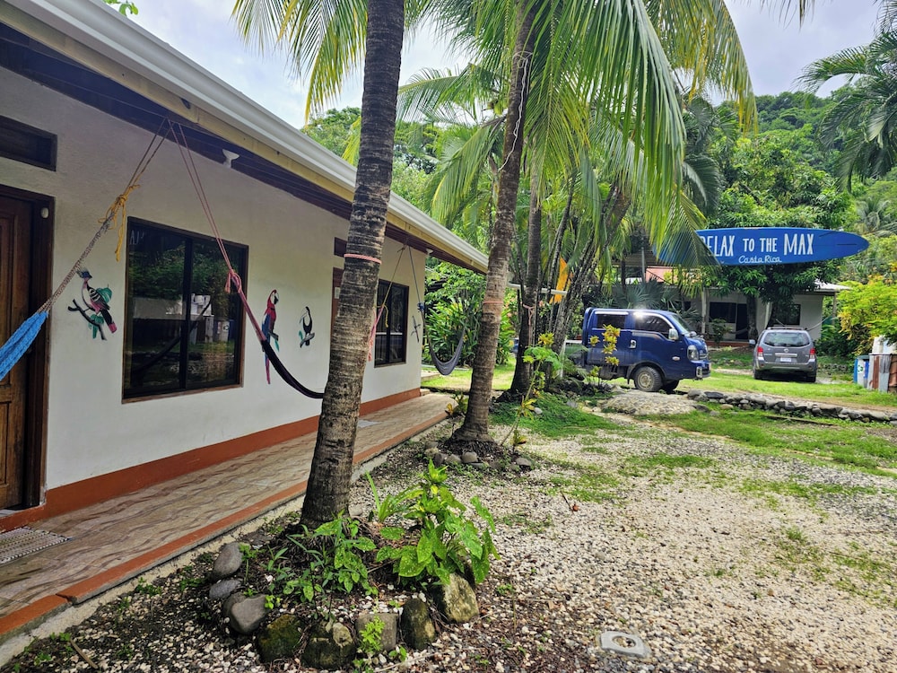 Don Jons Lodge -Surf & Yoga