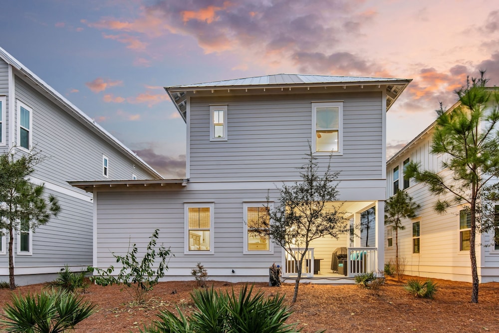 Walk to the Beach Pool 5bdr 3 Porches Beach Sea-ker s Retreat by Avantstay