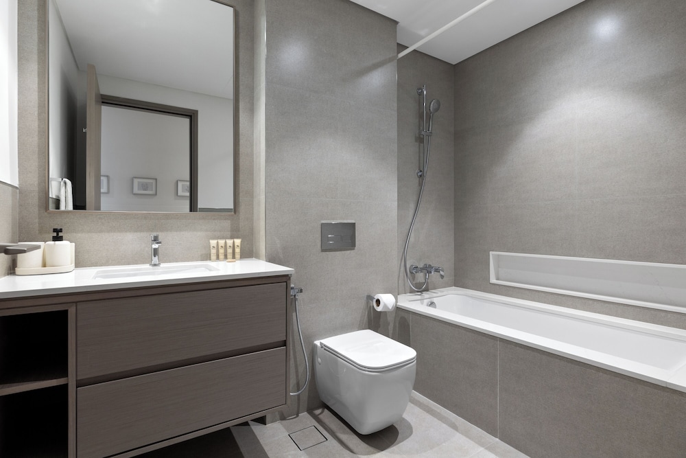 Maison Privee Sky-High Elegance w/ Unrivaled Burj Khalifa Views