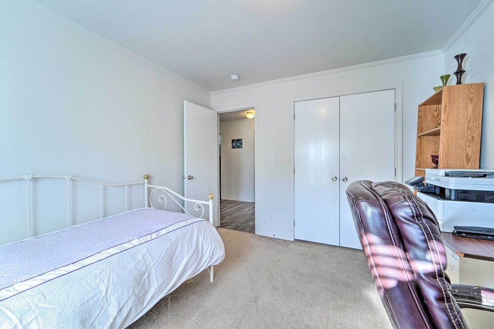 Peaceful Portales Escape w/ Patio & Grill! view 4