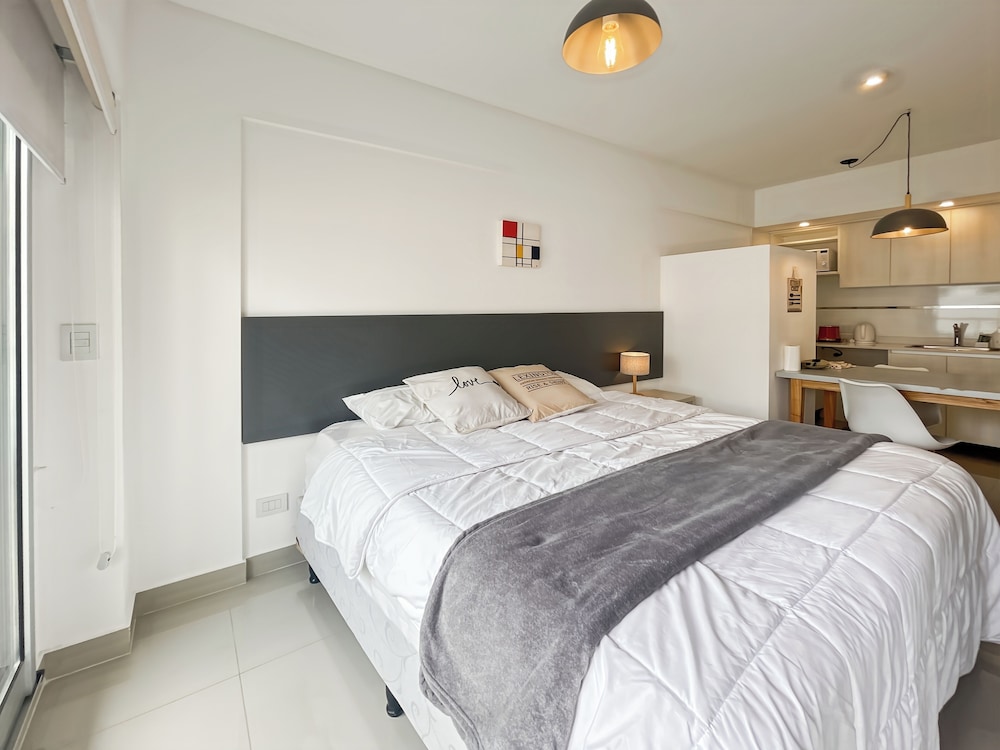 Ayres Suites Moreno