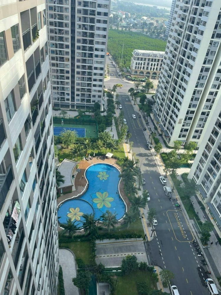 The Aquamarine Landmark Suites - Poolside Access at L4B
