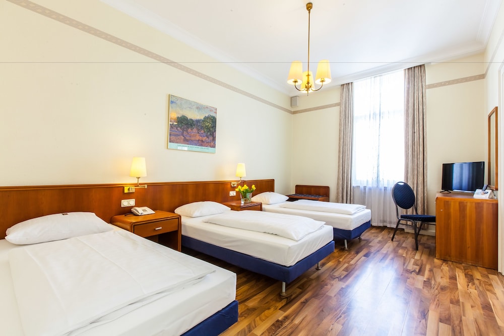 Frankfurt Vacations - Hotel Monopol - Property Image 28