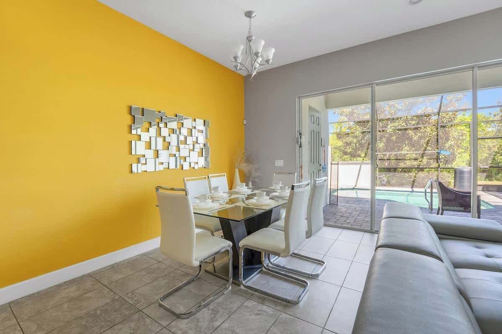 Comfortable Vacation Home up to 10 People