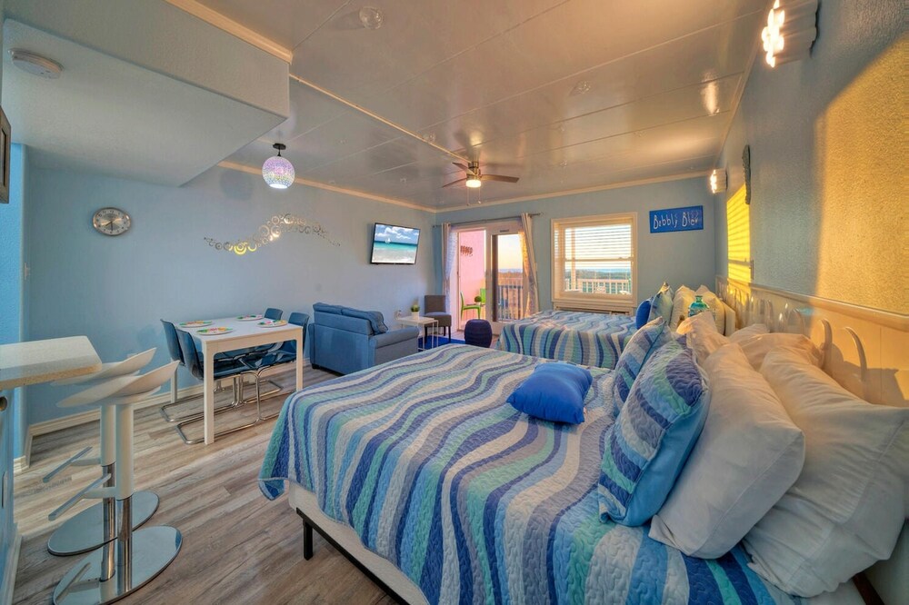 Bubbly Blew by Avantstay Beachfront Condo View