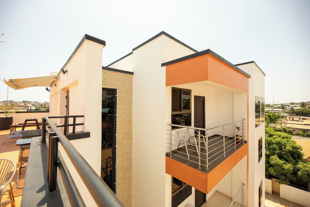 1 Bed Furnished Apartment - Wifi, Aircon, Security view 4