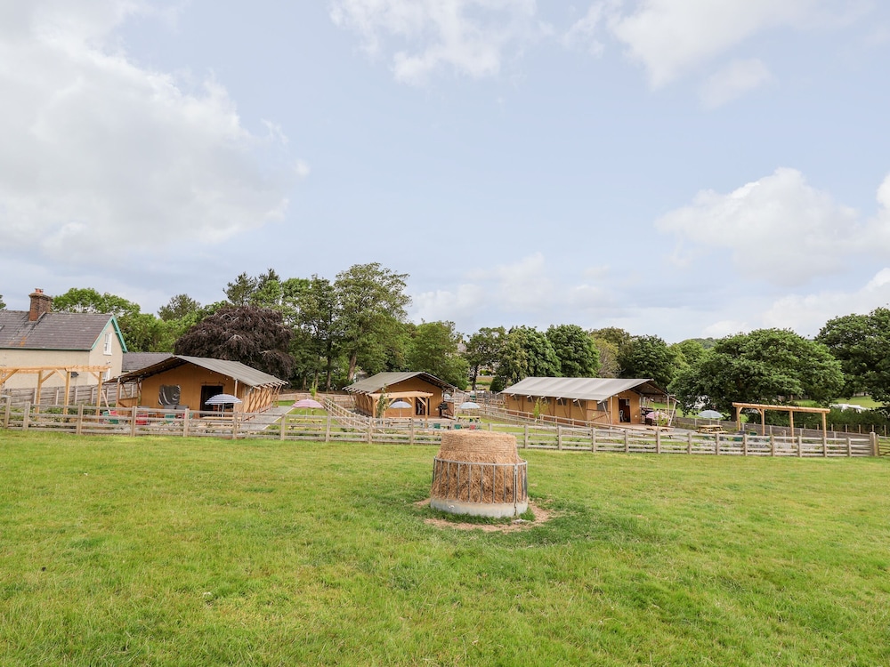 Tilly Bob Lodge