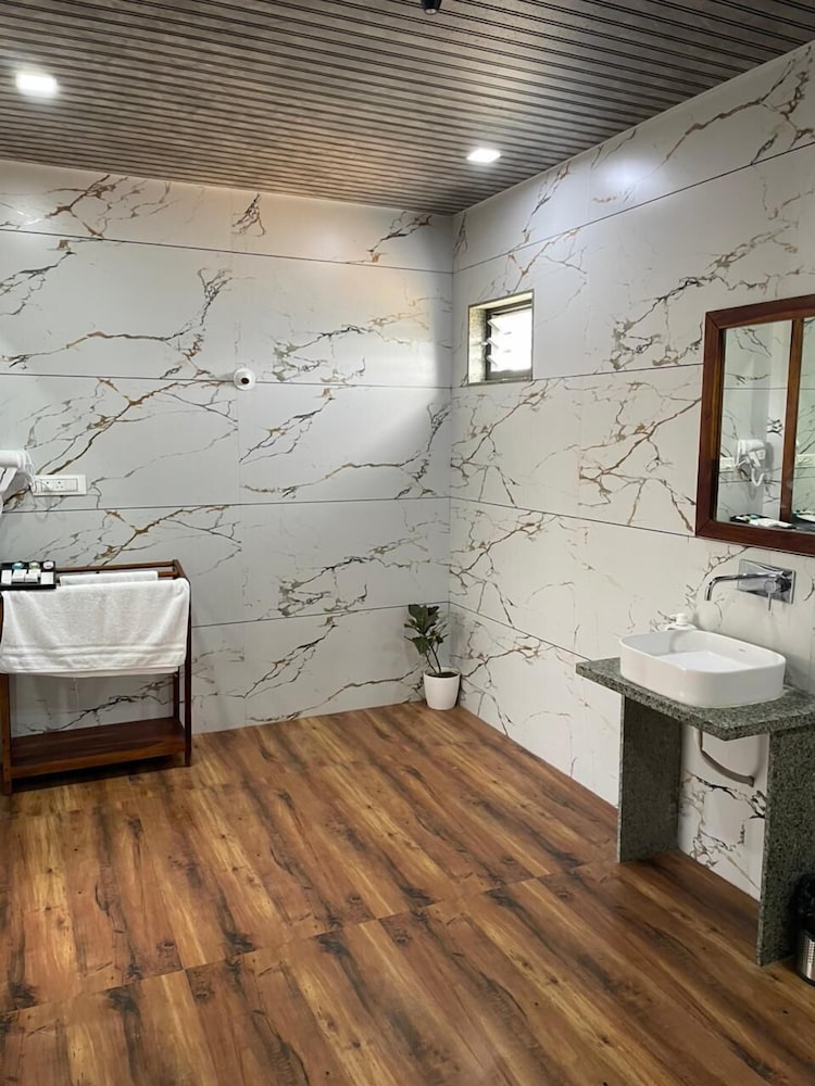 Elan Jawai Resort & Wildlife