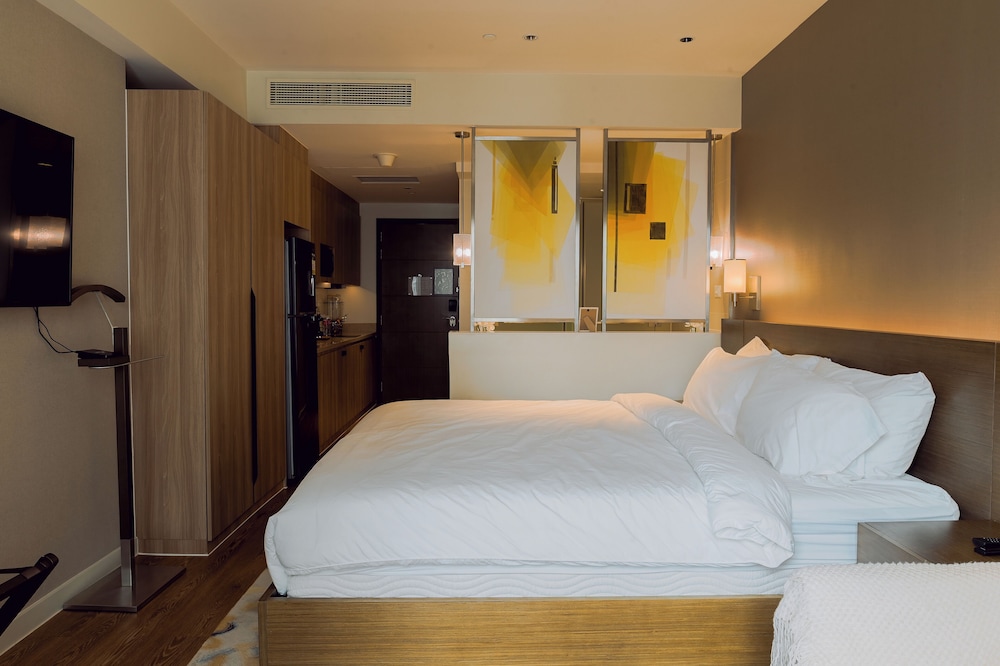Hotel Residences at Acqua