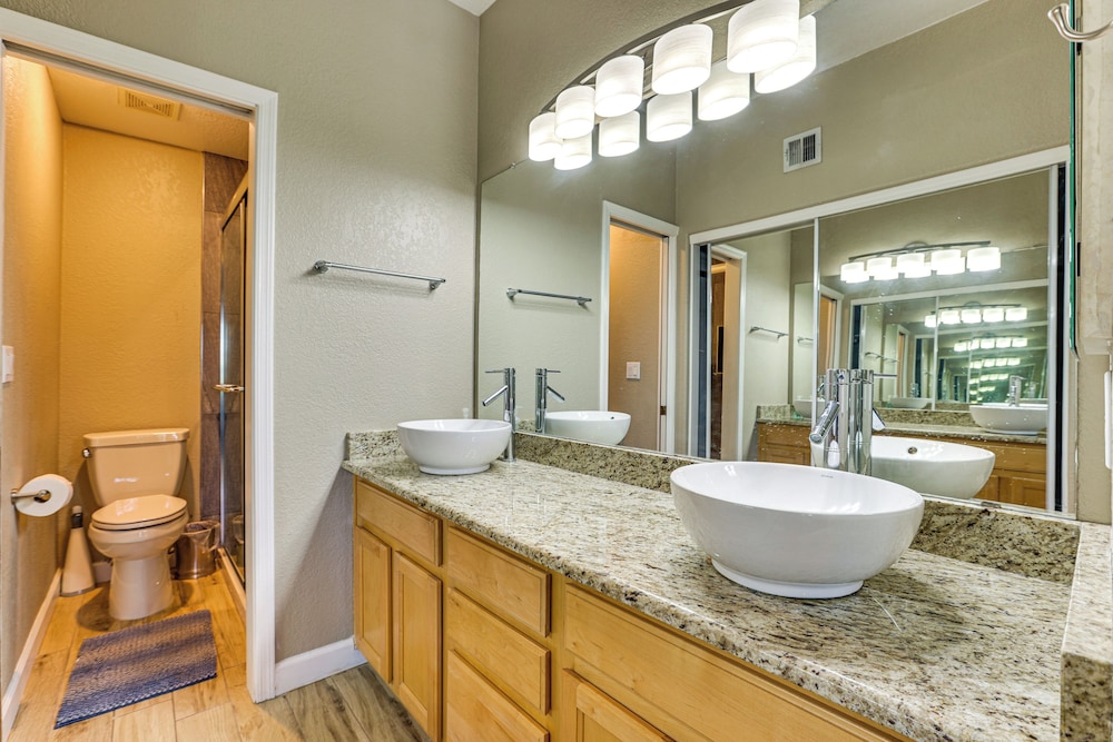 Golf Getaway 1 Mi to Old Town: Pueblo Verde Condo!