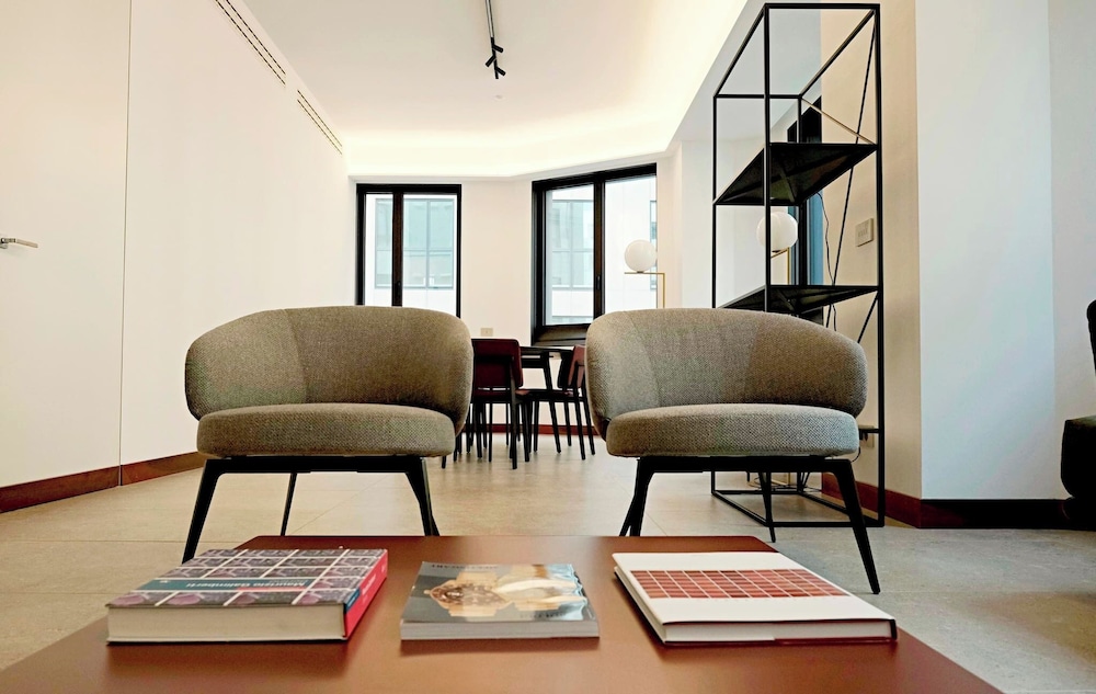 San Babila Central Tower by Rentopolis - High-end 1bdr with panoramic terrace overlooking Duomo
