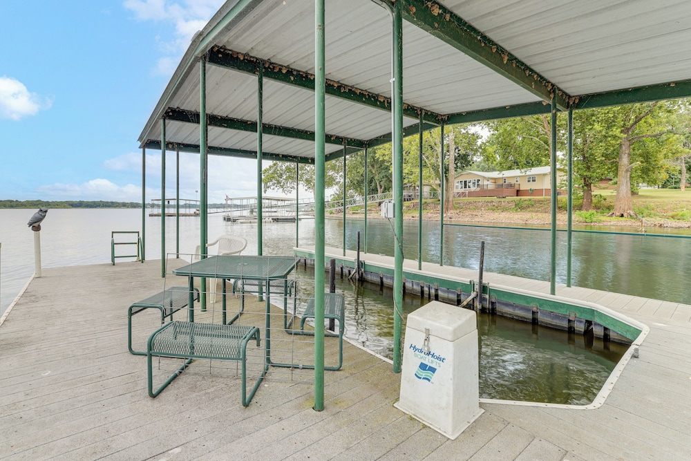 Bring Your Boat! Lakefront Home w/ Dock in Grove
