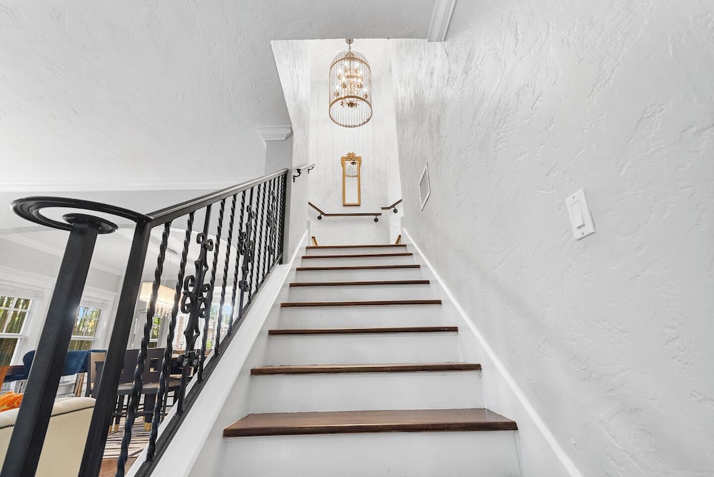 2 Mansions with Pool in West Palm Beach