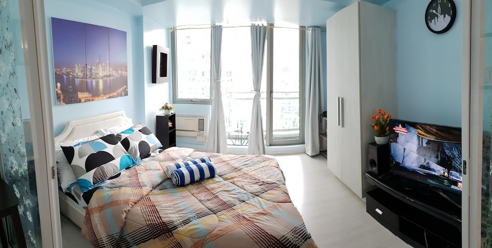 Azure Luxury Beach Suites by VacationsPH