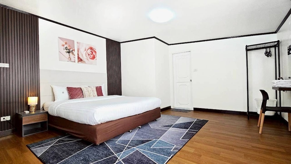 Greta Villa Nakluea 18